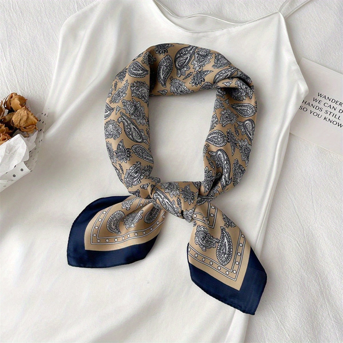 1 foulard à larges bords en imitation soie imprimé paisley pour hommes, foulard pour hommes, adapté aux occasions décontractées, aux activités de plein air,