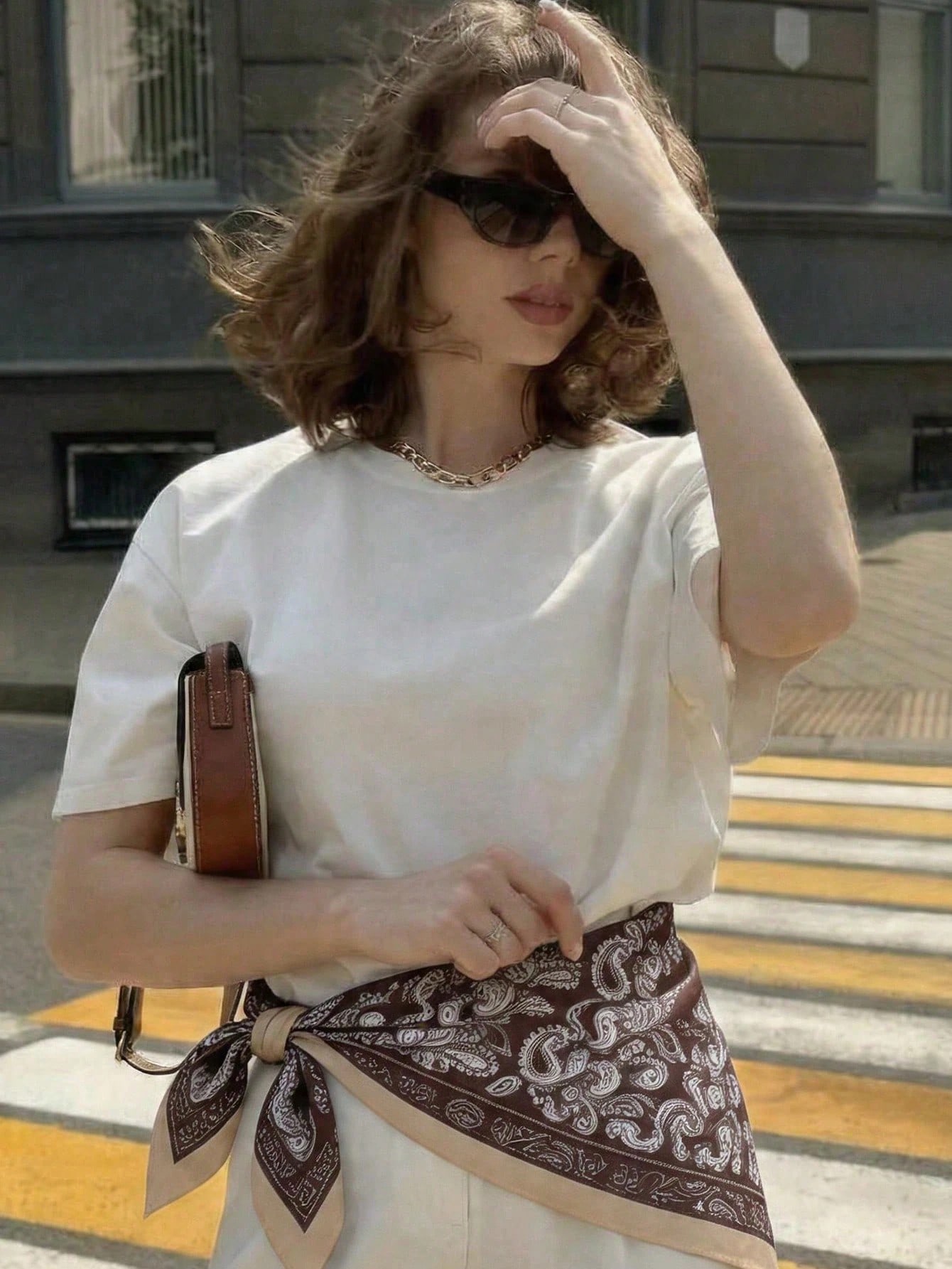 Écharpe en Faux Soie à Motif Paisley Marron pour Femmes, Style Français Élégant, Accessoire Décoratif pour le Cou, les Cheveux et les Sacs, Adapté à Toutes les Saisons