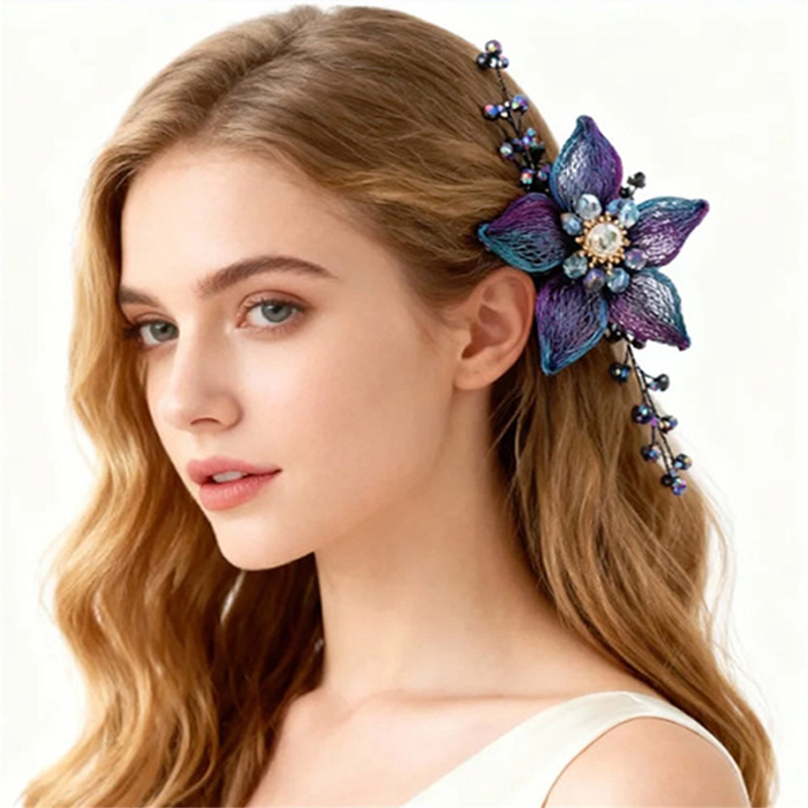 Peigne à cheveux élégant fait main avec fleurs, motifs floraux bleus et strass, pinces à cheveux vintage, accessoire de coiffure latéral, coiffe de mariée