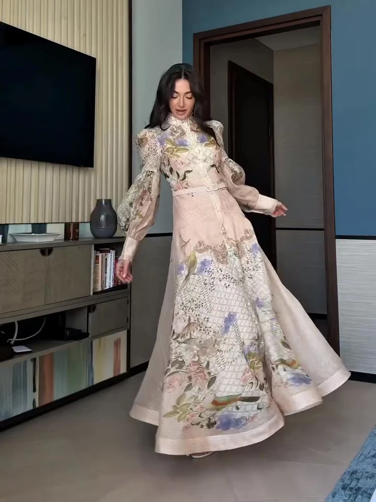 Robe longue élégante pour femme à imprimé floral, col montant boutonné, manches lanternes longues, coupe trapèze, ceinture à la taille, ourlet évasé, style streetwear