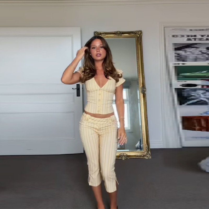 Mode rayure col en v mince hauts Capri pantalon ensemble élégant confortable à manches courtes Blouse taille moyenne loisirs pantalon dame décontracté streetwear