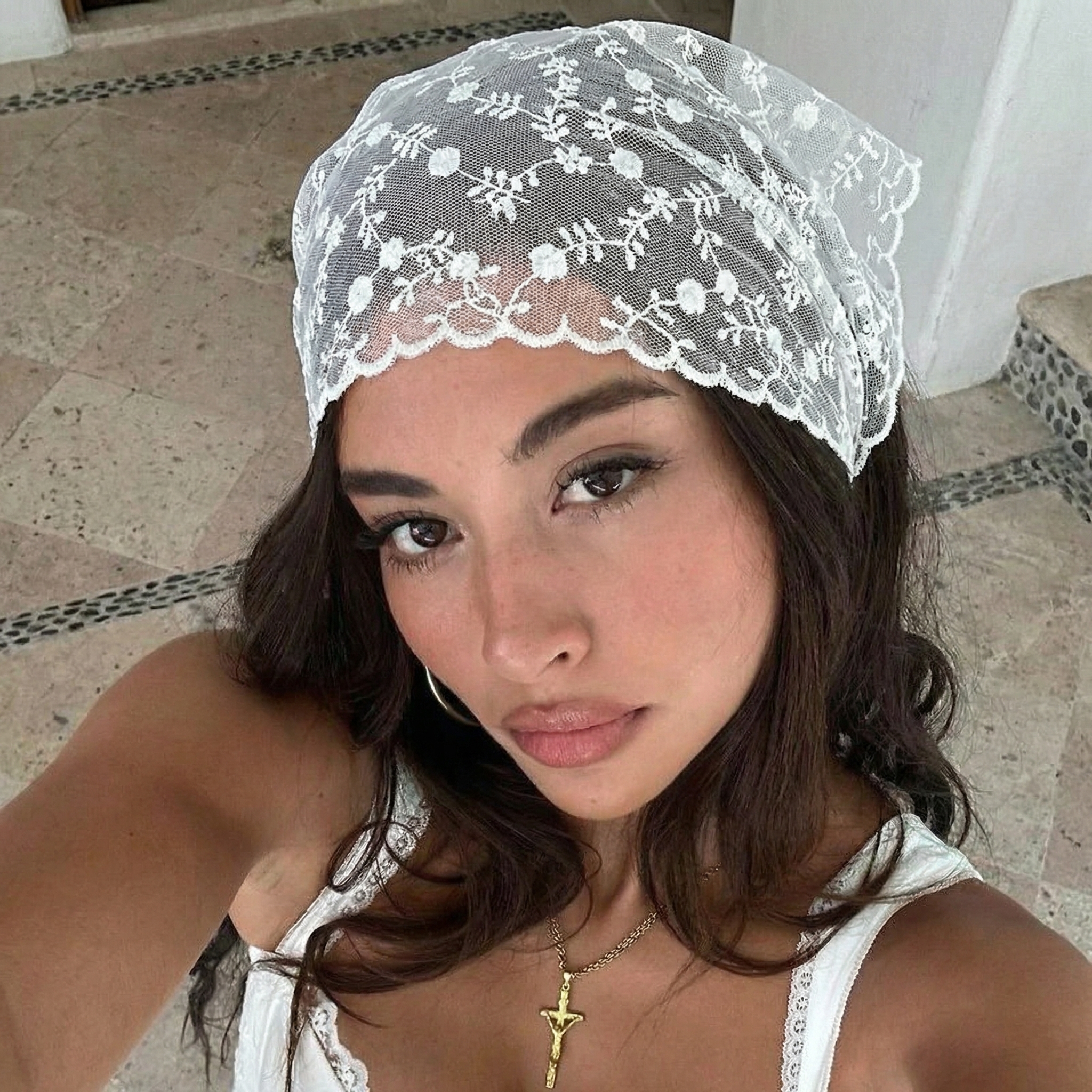 Nouveau motif de dentelle brodée, foulard triangulaire, bandana floral, foulard triangulaire vintage pour femmes, accessoires élégants pour cheveux de filles