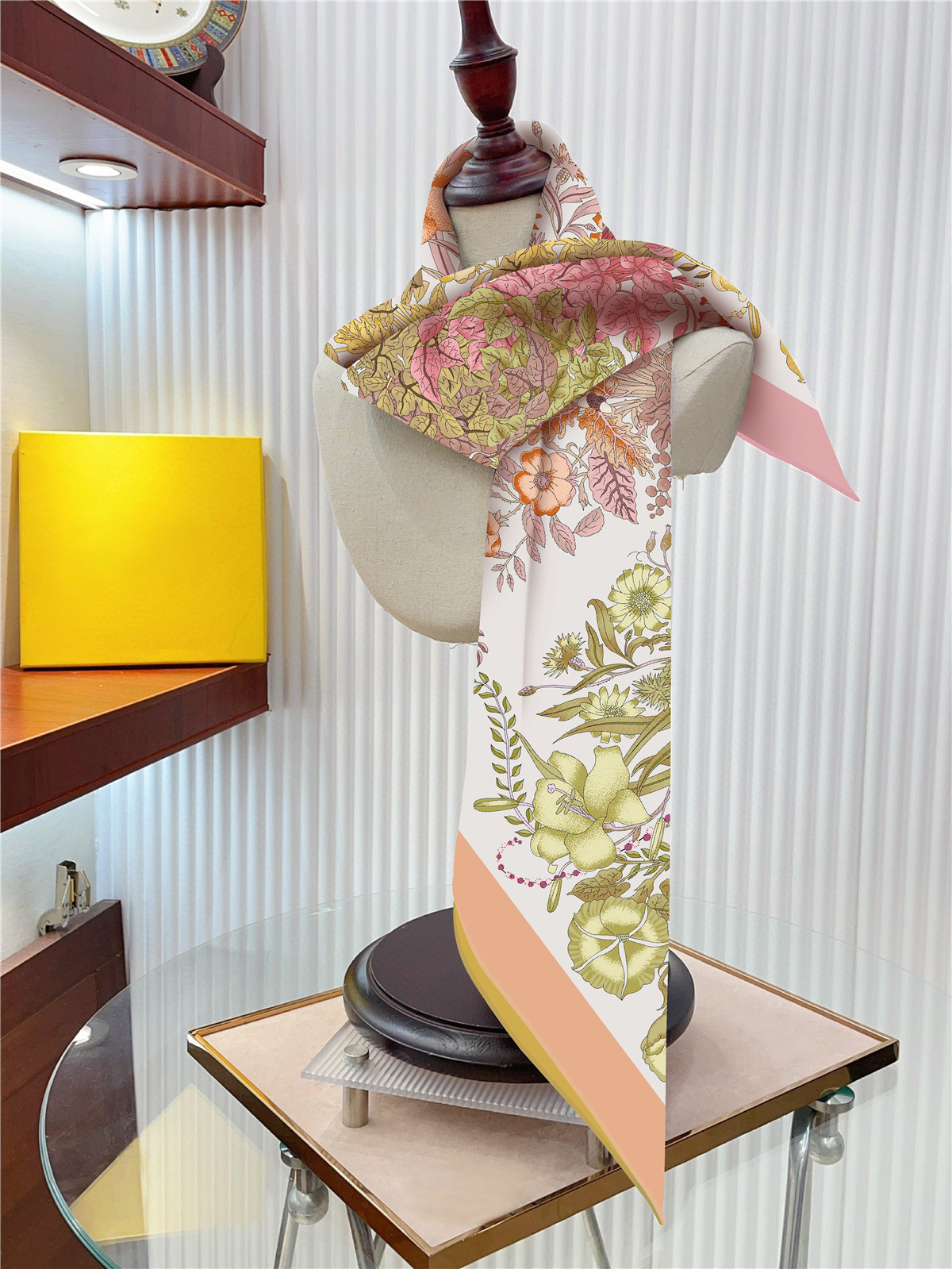 Foulard en soie sergé châle de luxe plante et fleur correspondant imprimé Foulard carré femmes Hijabs Bandana Foulard foulard foulards de tête