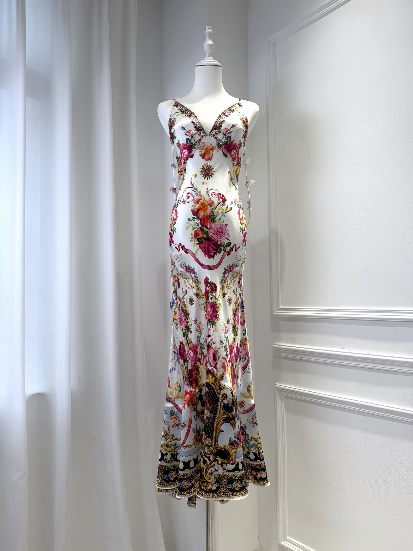 Robe longue élégante pour femme 2026 en soie 100% avec imprimé floral, perles de cristal, col en V, sans manches, dos nu et taille haute