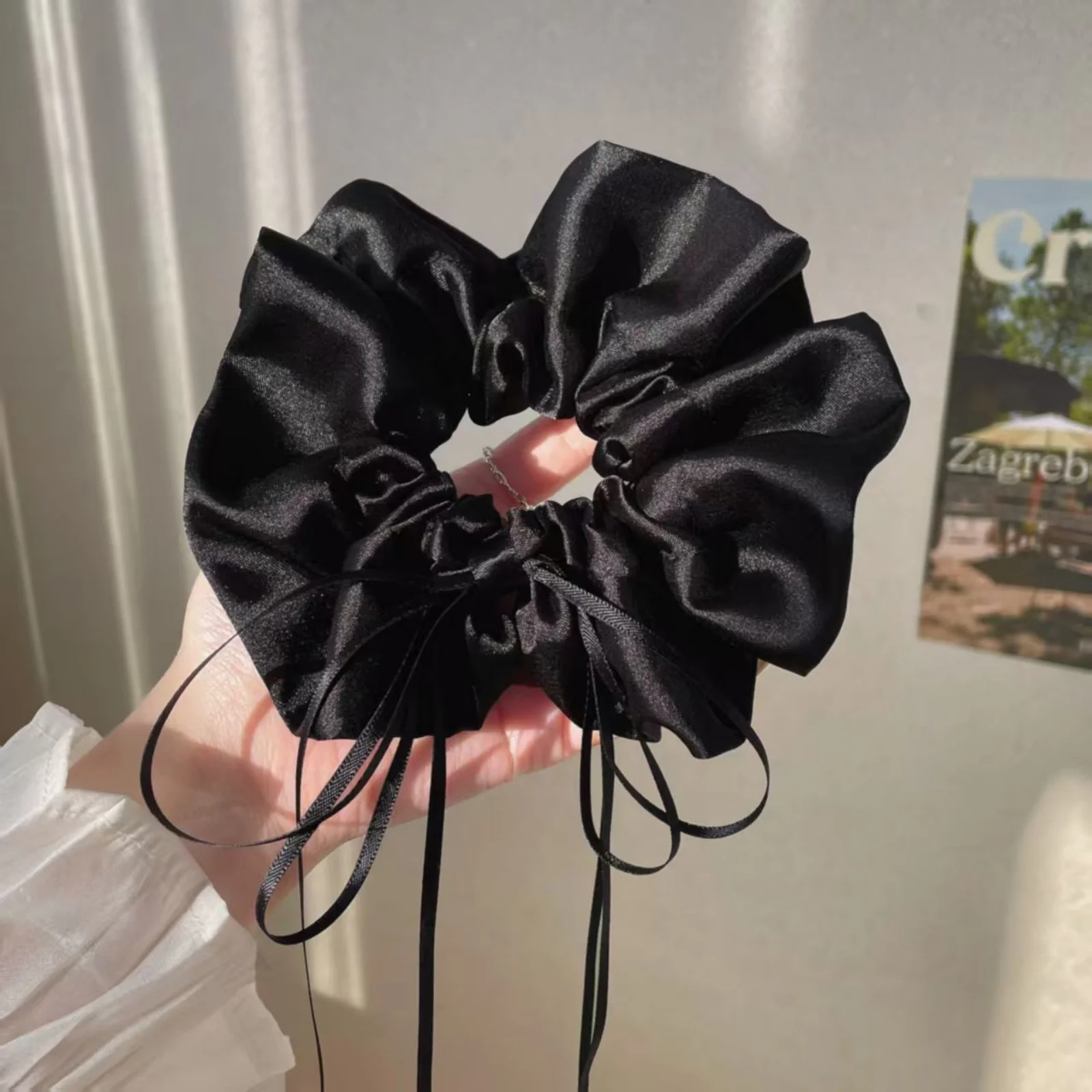 1 élastique à cheveux en satin blanc avec nœud, grand élastique élégant avec long ruban, accessoire capillaire romantique de style mariée pour femme