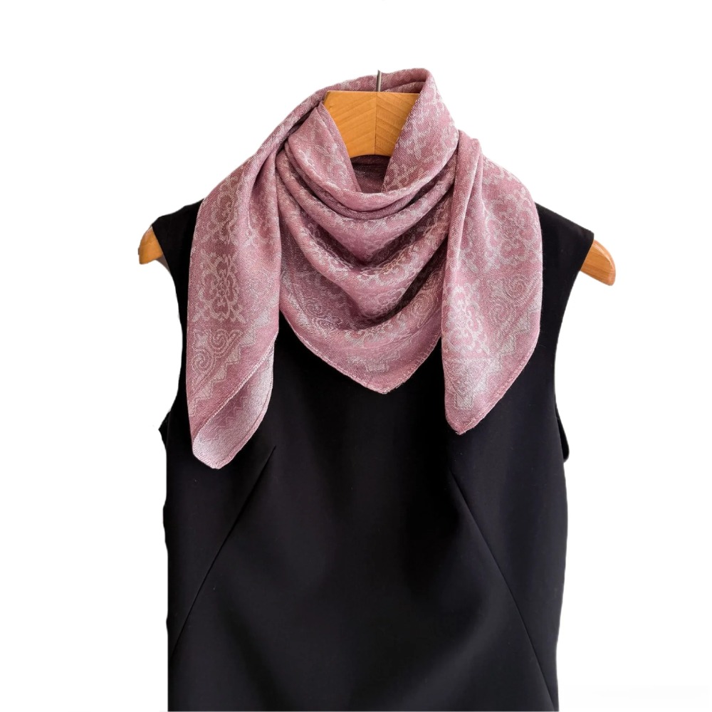 Nouvelle écharpe de mode printemps-été, simple et polyvalente, châle pour femme au style raffiné, léger et respirant en soie.