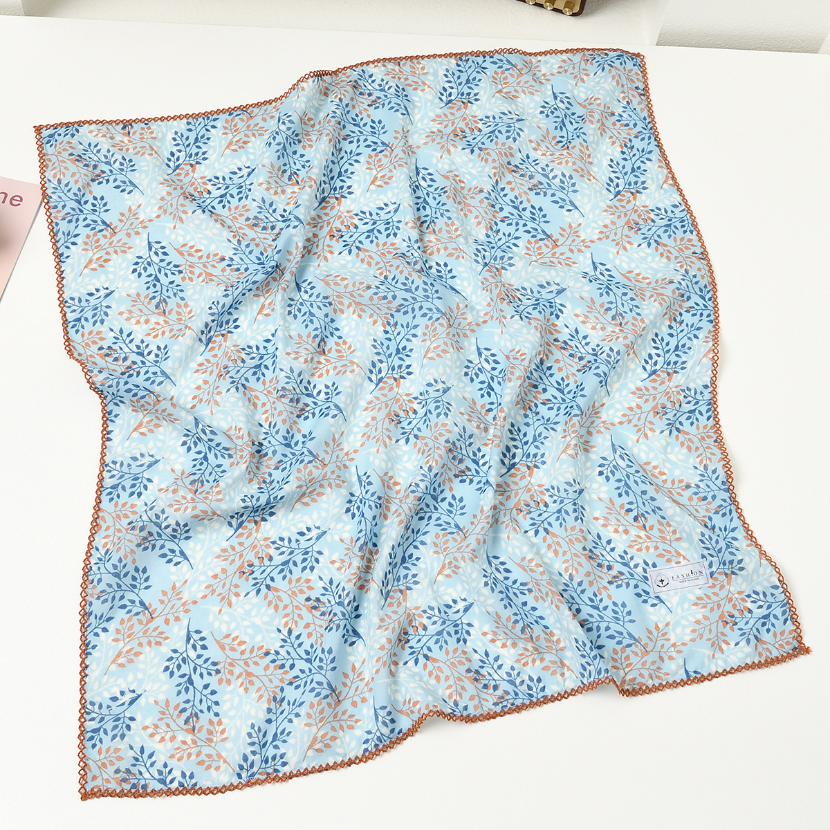 Écharpe de tête Sweet Pastoral 70×70cm pour femme, imprimé floral, légère, respirante, bandana décoratif pour le cou, accessoire élégant et polyvalent