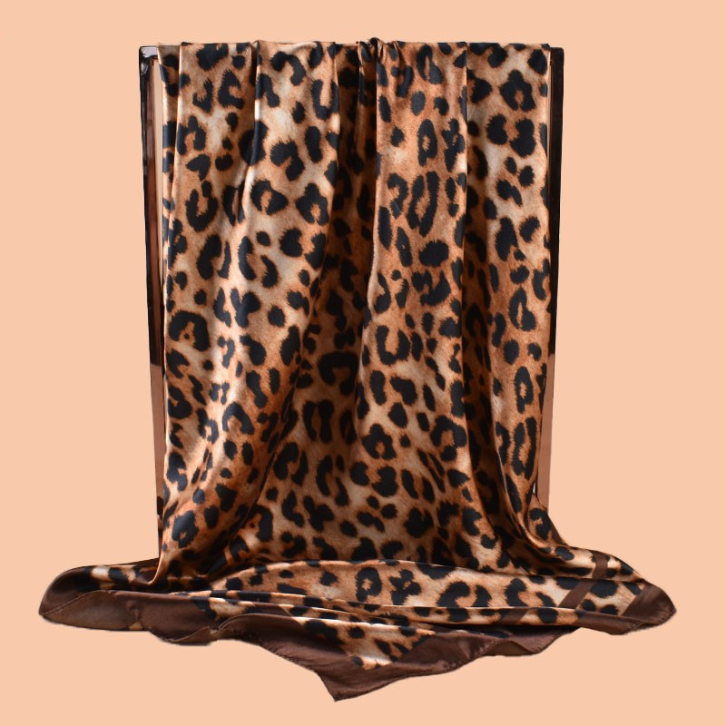 Foulard carré en satin imprimé léopard de luxe pour femme, écharpe de tête, châle, bandana, 90 cm