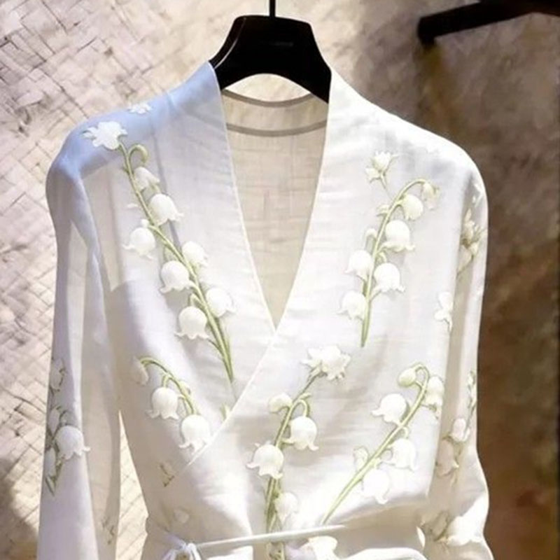 Chemisier élégant pour femme, nouvelle collection été 2026, col en V, design français, imprimé, style tempérament