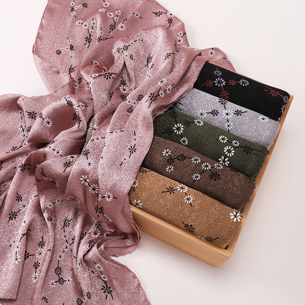 Hijab en satin pailleté de qualité supérieure, imprimé rétro de feuilles et de fleurs, écharpe respirante et soyeuse, couvre-chef islamique pour femmes, châle élégant.