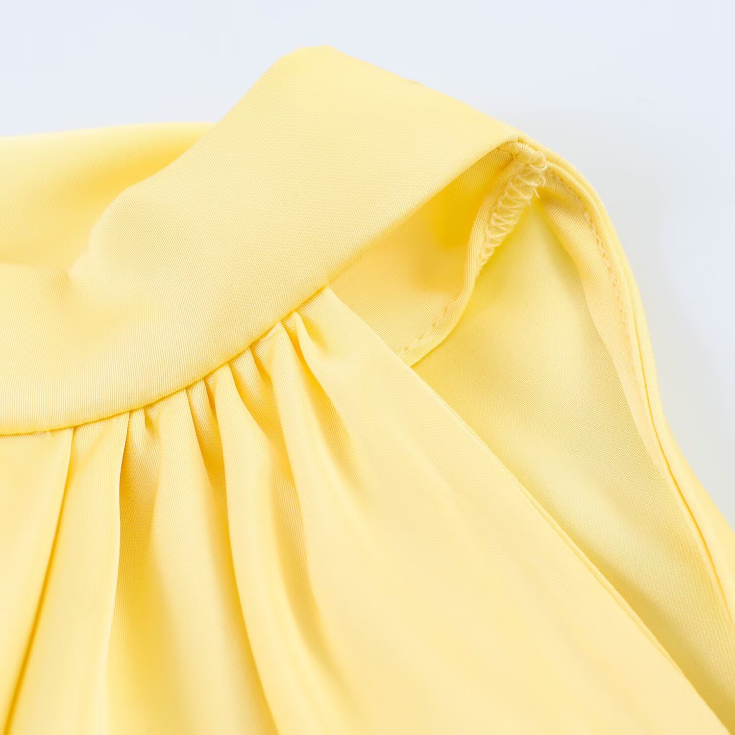 Robe longue de soirée pour femme, élégante, en satin, dos nu, style halter, plissée, sans manches, jaune, pour l'été