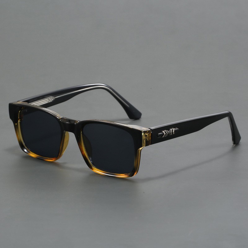 Lunettes de soleil de luxe de marque de créateur, carrées à rivets, pour femmes et hommes, populaires 2025, style vintage punk, pour la conduite en extérieur