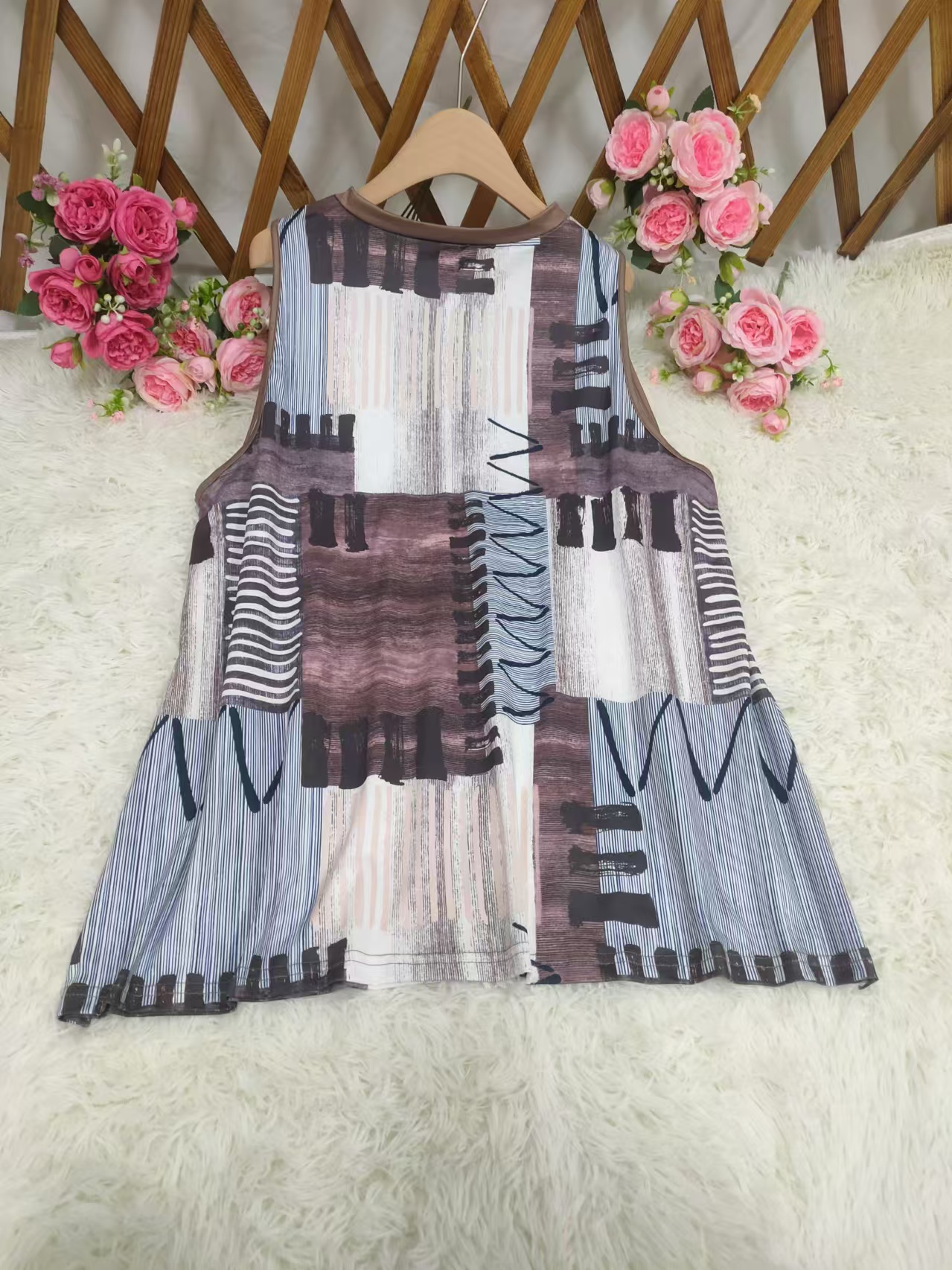 Vêtements d'été pour femmes : gilet à carreaux sans manches à col en V avec bretelles au décolleté