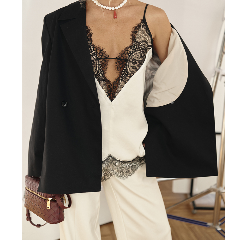 Hauts Sexy en Satin de soie pour femmes, bretelles Spaghetti, maille, garniture en dentelle, col en V, dos nu, ample, fluide, débardeur de fête sur la plage
