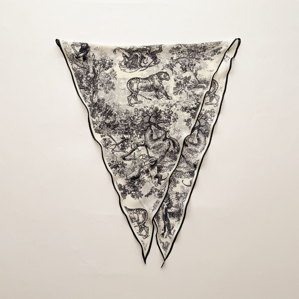 Écharpe triangulaire en soie de luxe pour l'été, châle pour femme, écharpe chaude pour le cou, protection solaire, petit foulard, bandana, pashmina, poncho
