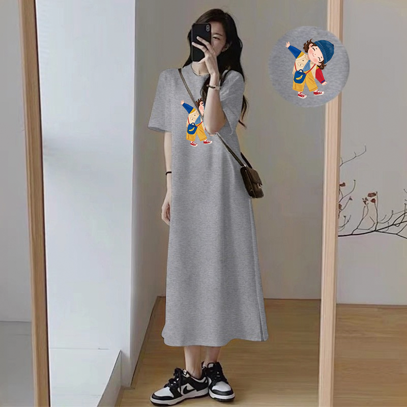 Robe longue décontractée coréenne pour femme, blanche, avec imprimé de personnage de dessin animé mignon, manches courtes amples, fente latérale, robe maxi d'été