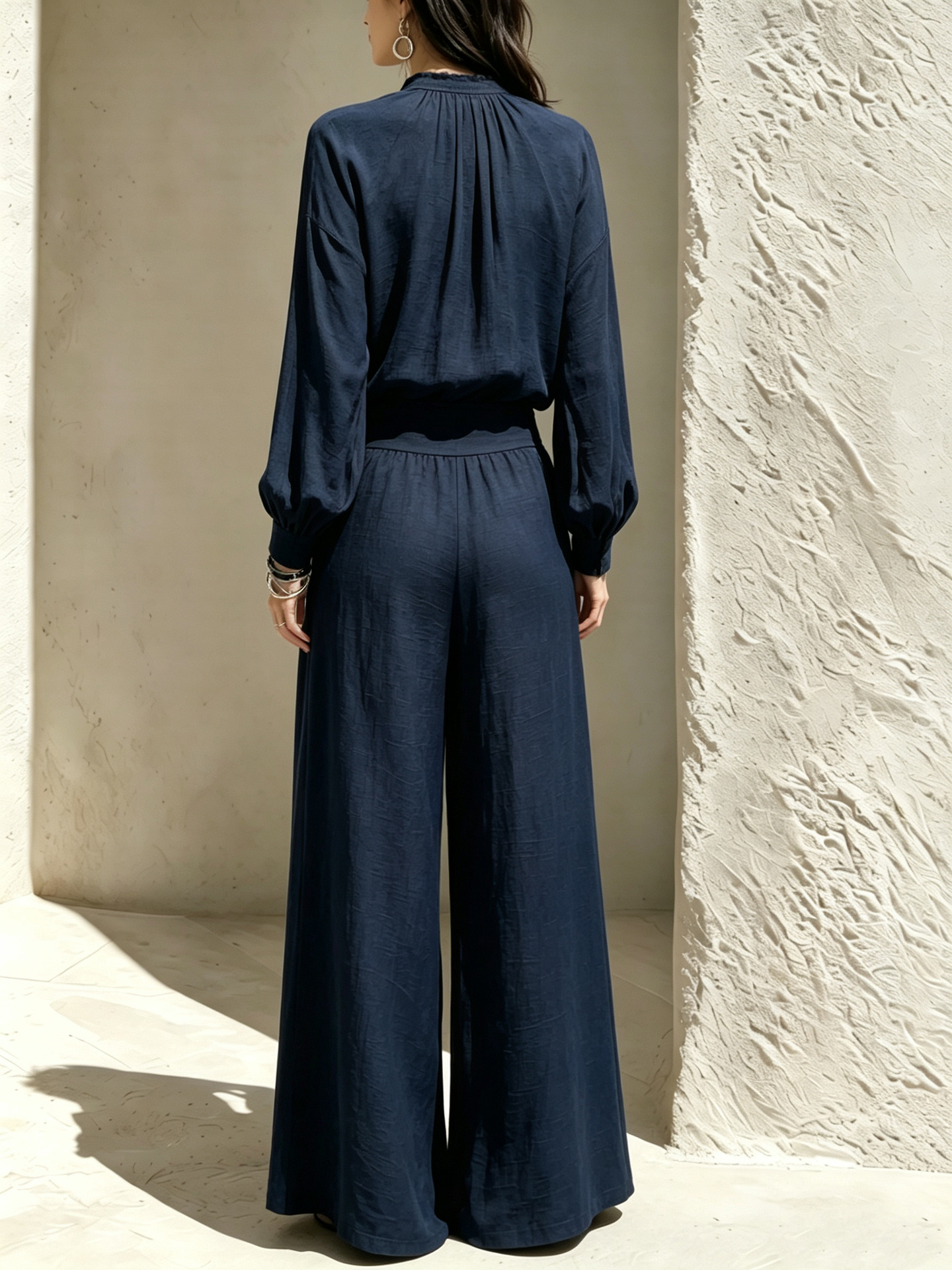 Nouvelle collection automne 2026 européenne et américaine : Ensemble décontracté et haut de gamme à col montant, comprenant un chemisier ample et un pantalon à jambes larges pour femmes.