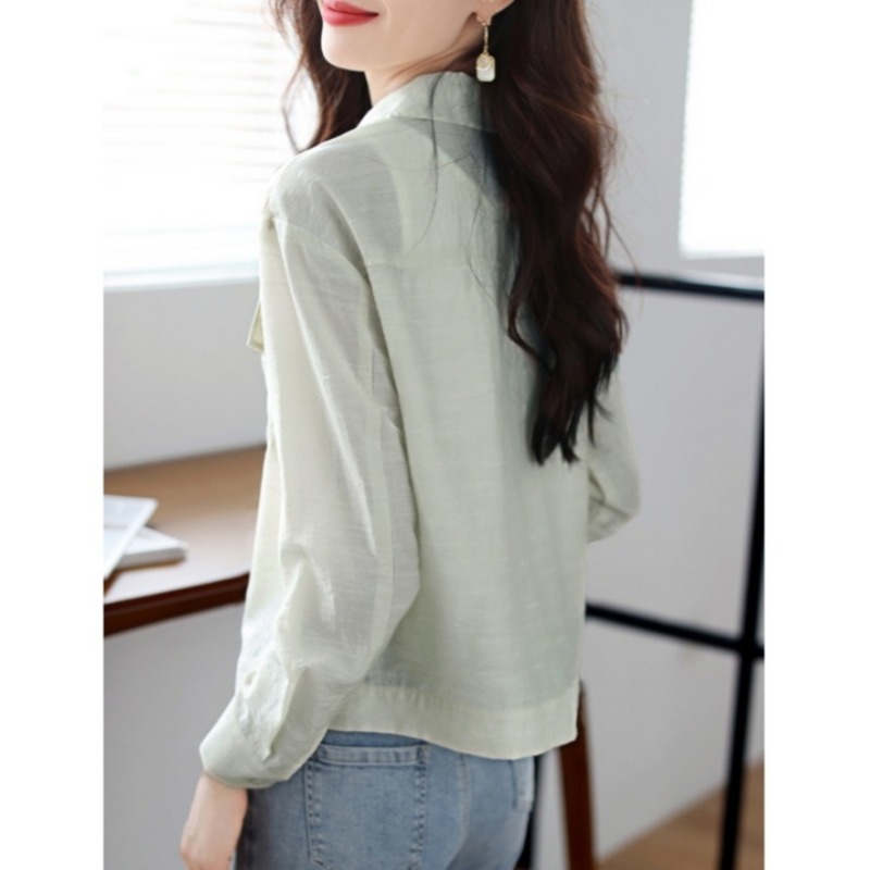 Veste courte pour femmes de style coréen, à col à revers et poches, légère et décontractée, idéale pour les tenues quotidiennes d'été.