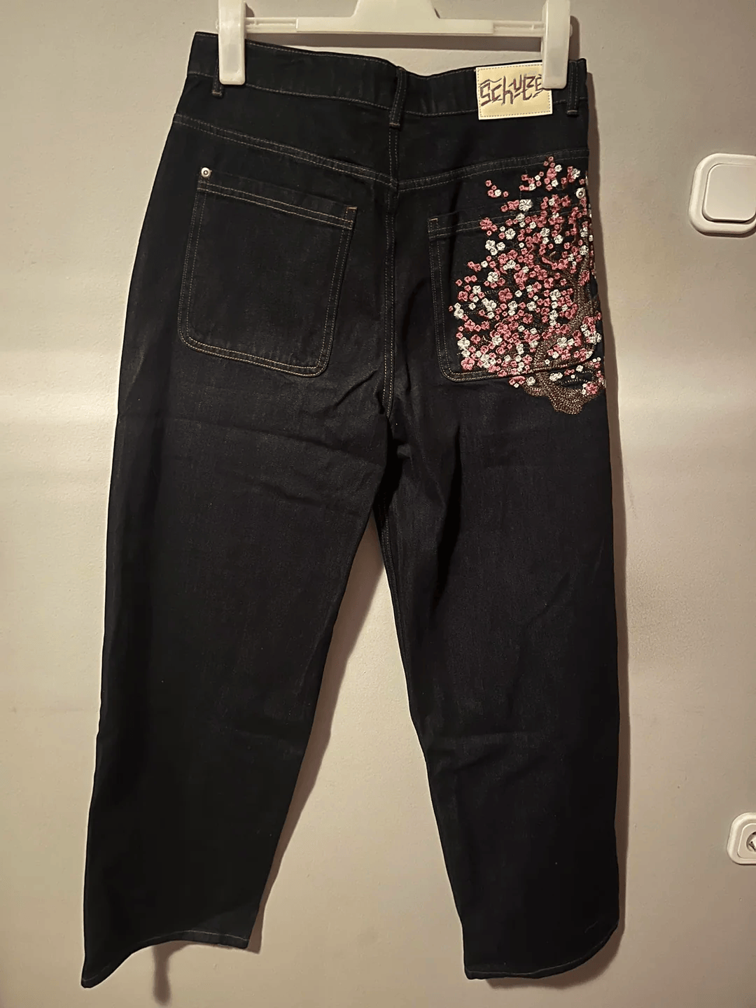 Jean noir Slim à jambe droite unisexe, imprimé fleur de cerisier, poches arrière brodées, pantalon décontracté polyvalent de base, extensible et confortable