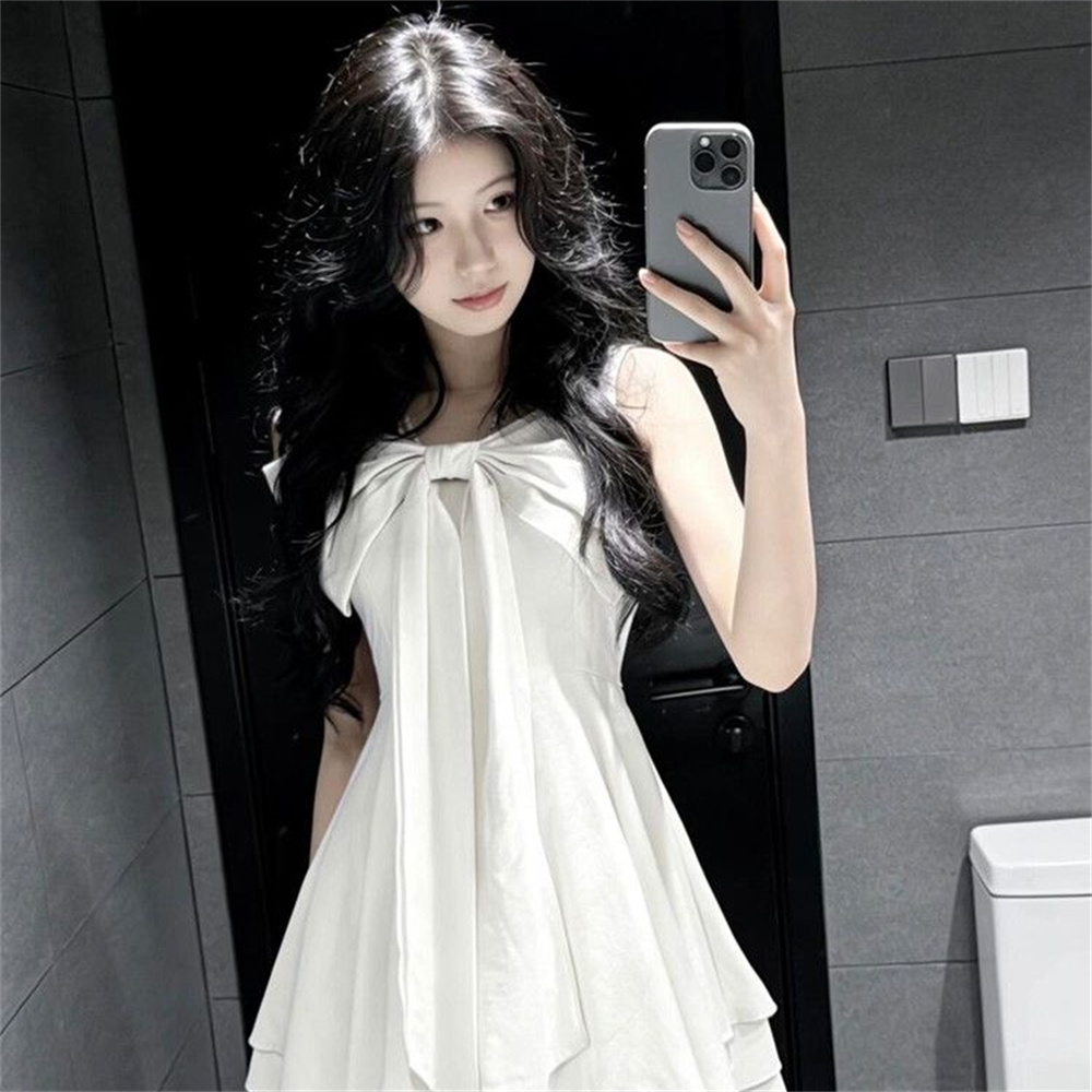 Robe à bretelles de style français pour femme, élégante, blanche, avec nœuds décoratifs, volants superposés, mini-robe mignonne et tendance, style vintage streetwear