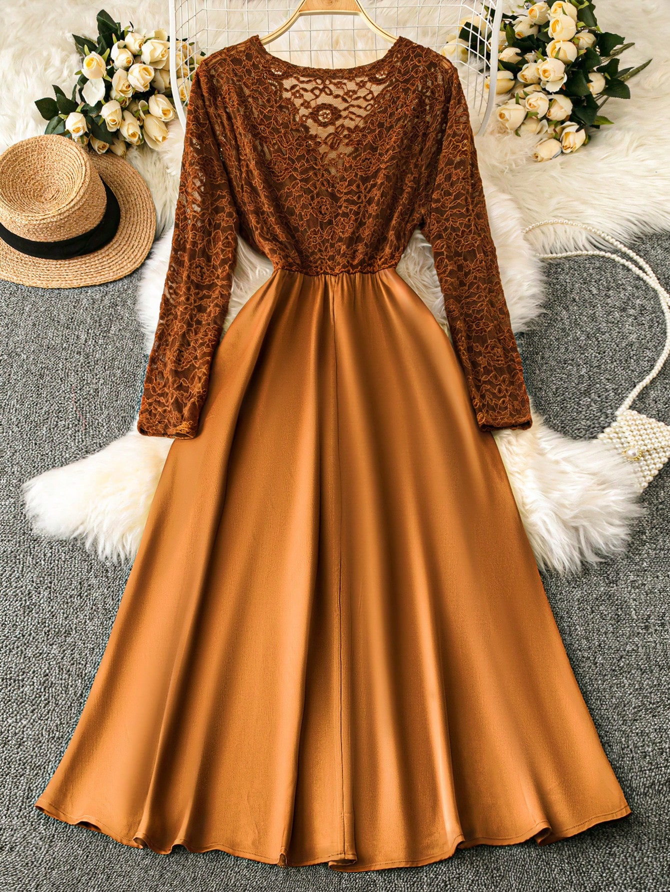 Robe élégante pour femmes grandes tailles, col surplis, corsage en dentelle, ourlet évasé, tenue maxi pour femmes printemps/automne