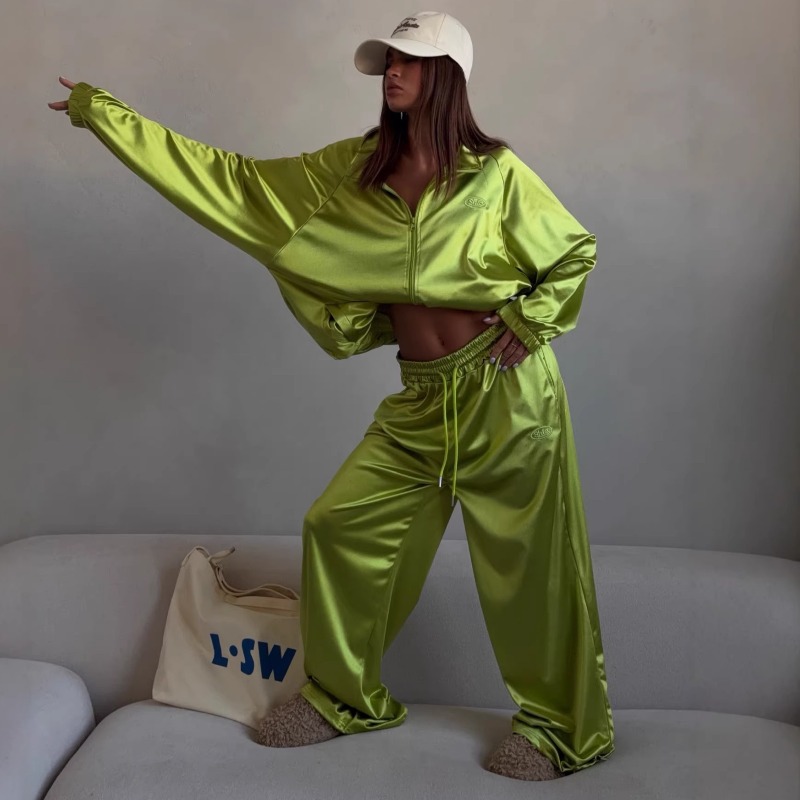 Ensemble de survêtement décontracté deux pièces pour femme, tendance printemps-été 2026, avec sweat à capuche oversize et pantalon large