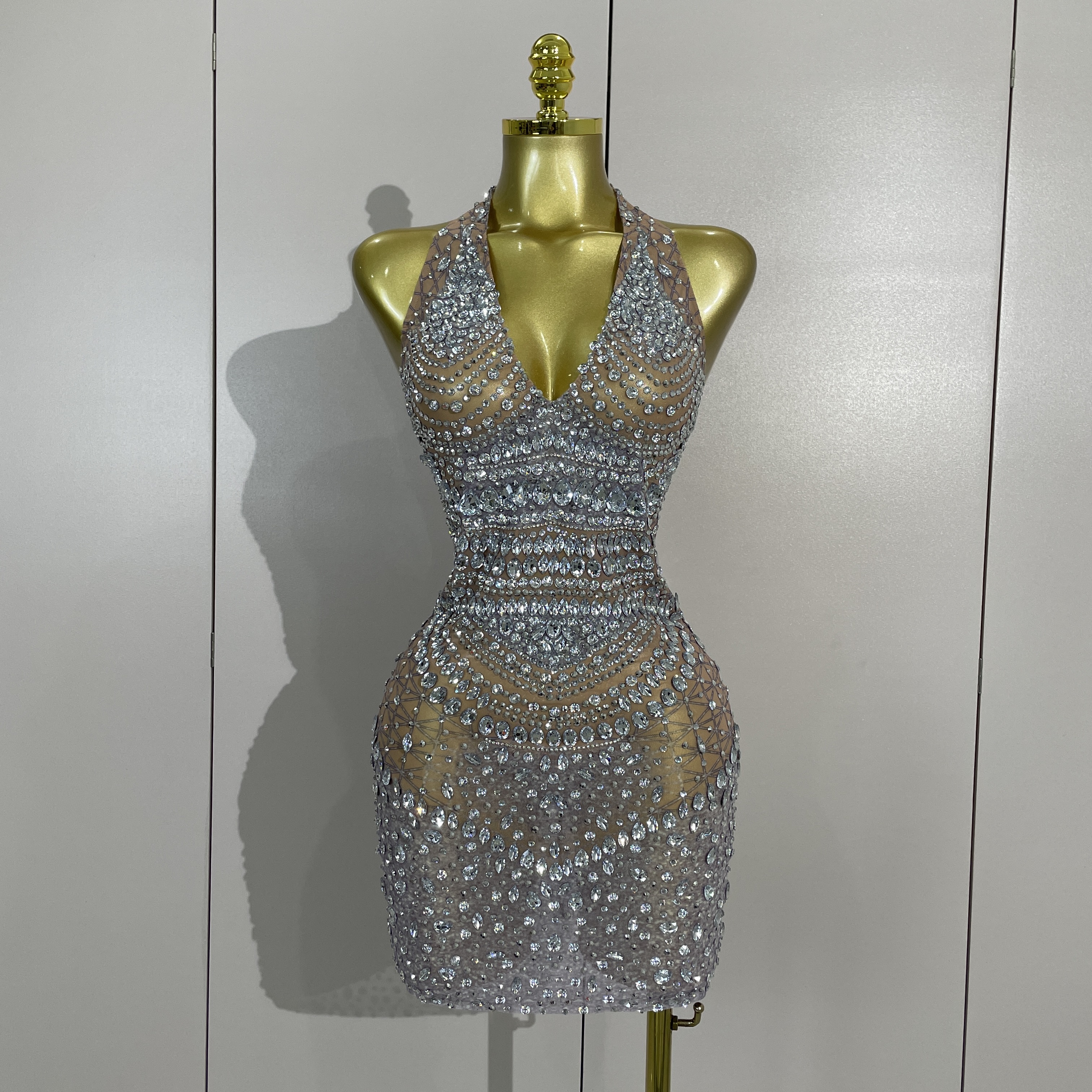 Robe mini sexy scintillante en strass sans manches en maille transparente, robe de luxe pour anniversaire, fête, club, séance photo, tenue de scène