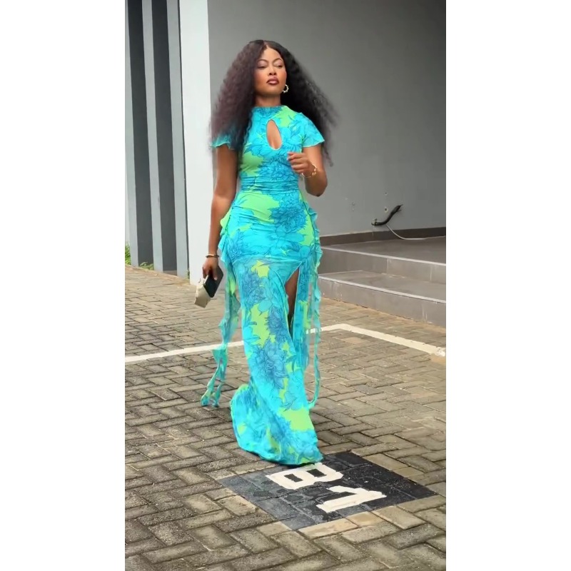 Robe longue de plage d'été 2026 pour femme africaine, imprimé floral, col clé, taille froncée, fente haute, manches courtes à volants, idéale pour les fêtes