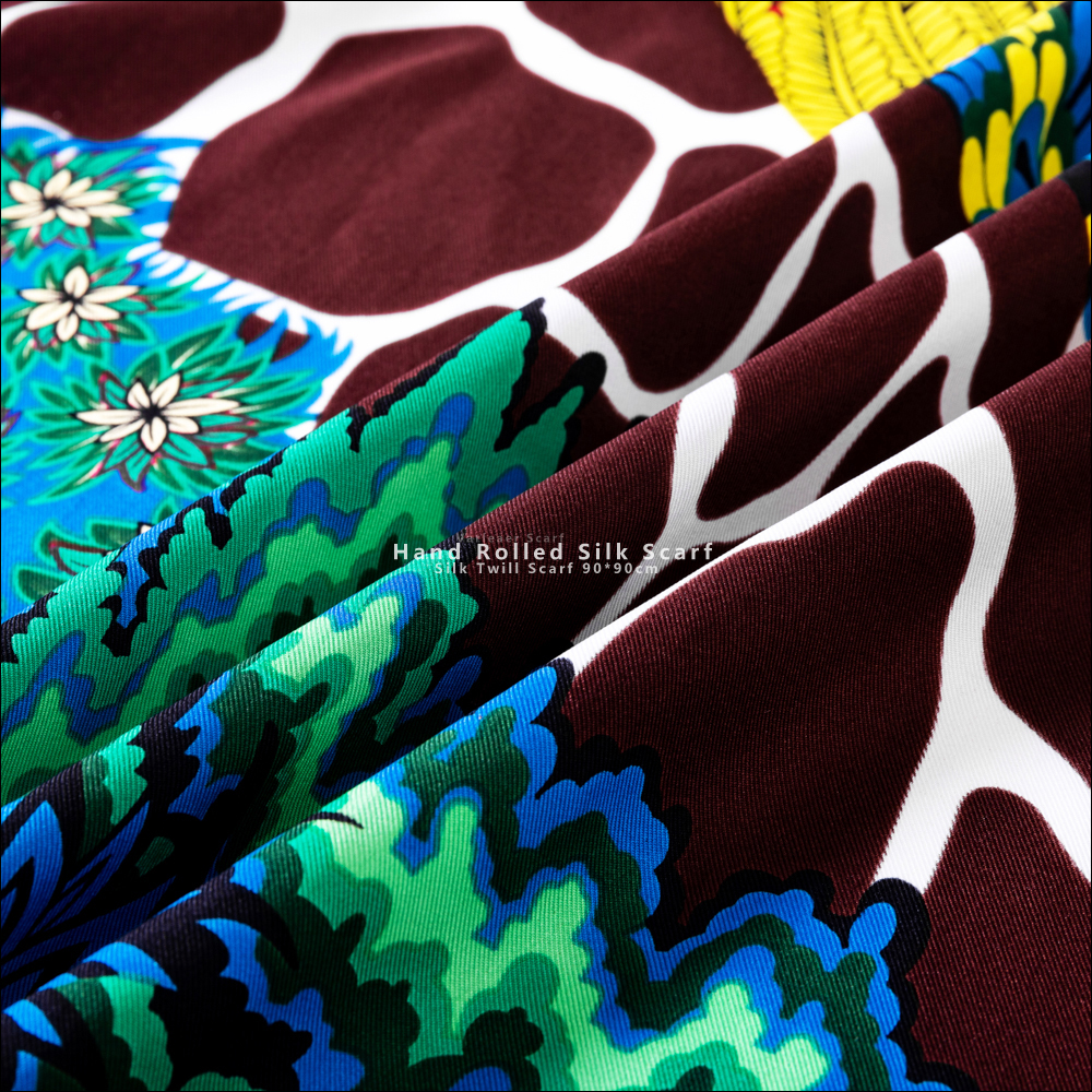 The Three Graces Foulard de marque de luxe avec imprimé Girafe pour femmes, écharpe carrée en soie 90x90, 100% soie naturelle, pour cheveux