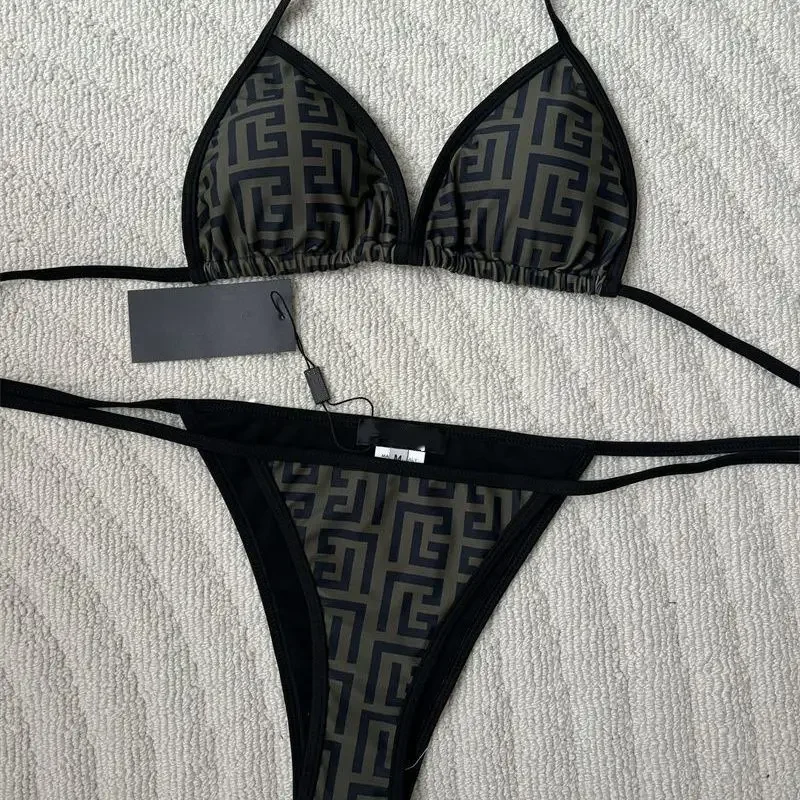 Ensemble de maillot de bain deux pièces pour femme, tendance plage décontractée 2026, sexy, dos nu, à col licou, imprimé, effet push-up pour petite poitrine et amincissant.