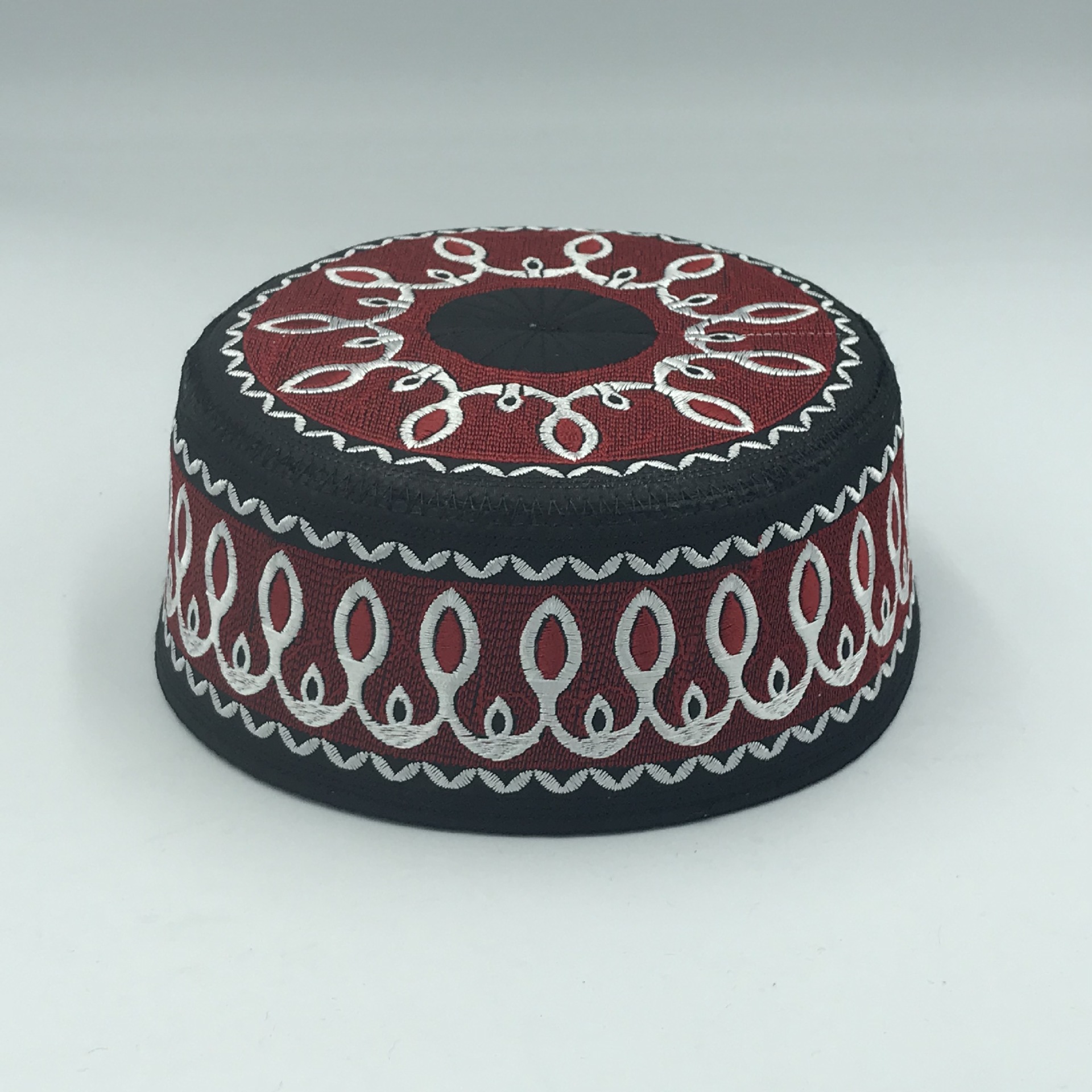 Chapeaux islamiques brodés pour hommes et femmes, casquettes de prière, voiles, vêtements de loisirs pour hommes musulmans et juifs, Arabie Saoudite