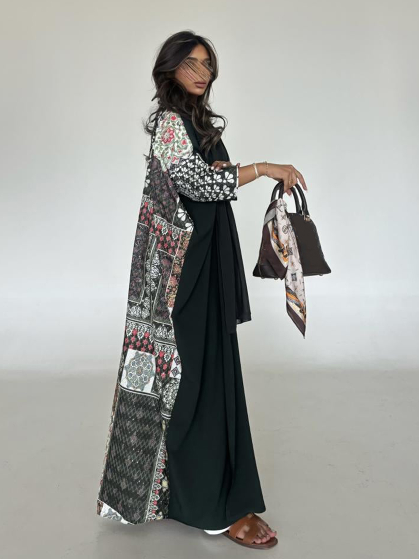 Abaya arabe ample et élégante à manches longues à imprimé floral irrégulier