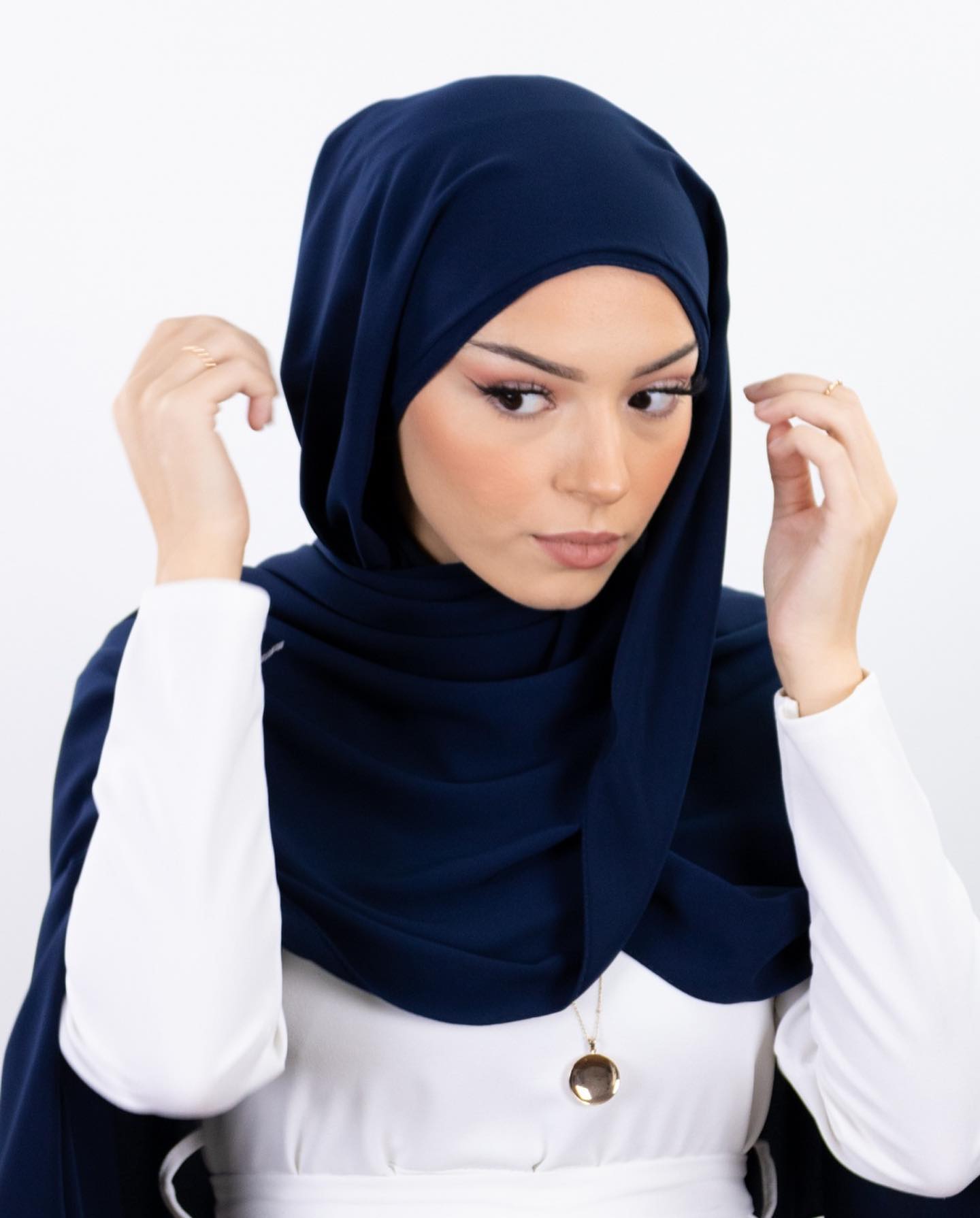 Broche gratuite instantanée en mousseline de soie Hijab femmes Jersey Bonnet Islam châles et enveloppes Bonnet Hijab sous-écharpe casquette Foulard Femme