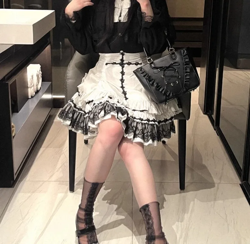 Décontracté Style japonais doux dentelle taille haute jupe courte Femme mode couleur unie nouveau printemps été femmes a-ligne Mini jupes