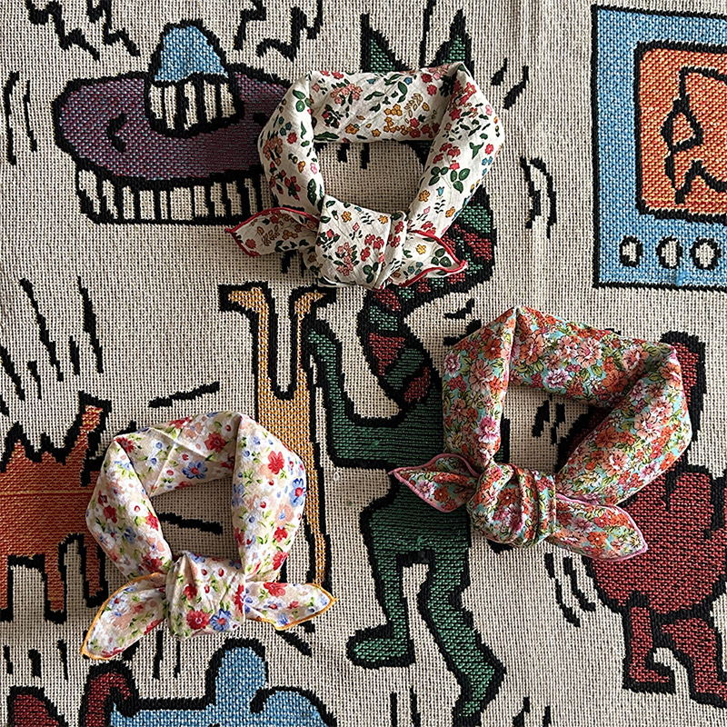 Écharpe en soie à imprimé floral printemps-été, petit foulard carré bohème pour femme, écharpe polyvalente pour le cou, bandeau, châle, accessoire polyvalent