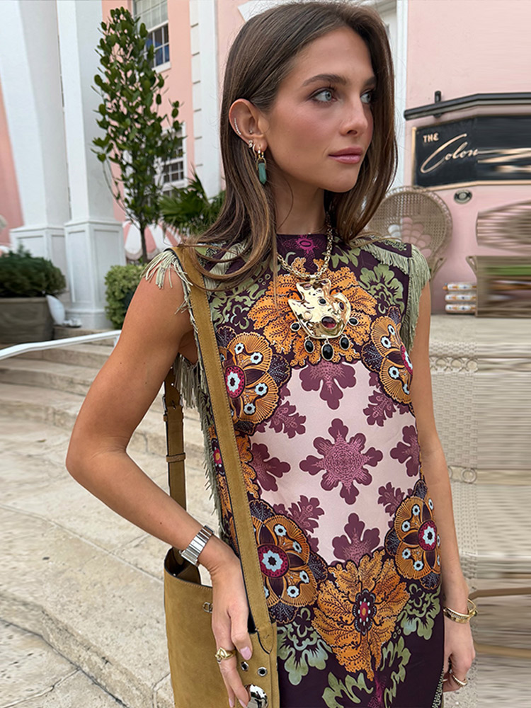 Robe élégante imprimée pour femme, sans manches, à franges, coupe ajustée, asymétrique, collection Printemps-Été 2026, chic, pour les vacances