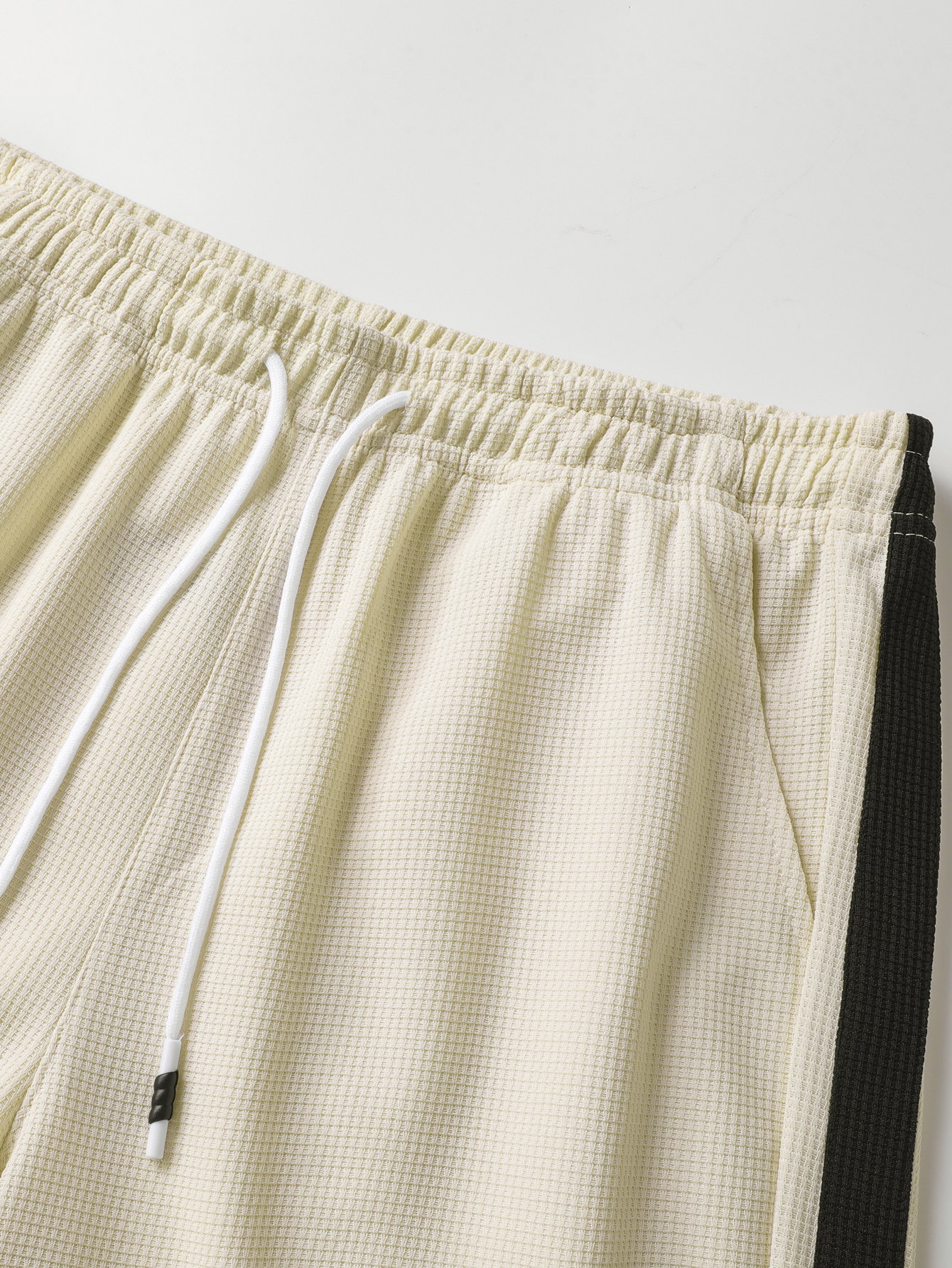 Nouveaux shorts pour hommes, pantalons décontractés pour hommes, shorts de plage pour hommes, shorts de sport pour hommes, nouveau tissu texturé tendance, pantalons respirants, adaptés à la tenue décontractée quotidienne et aux sports