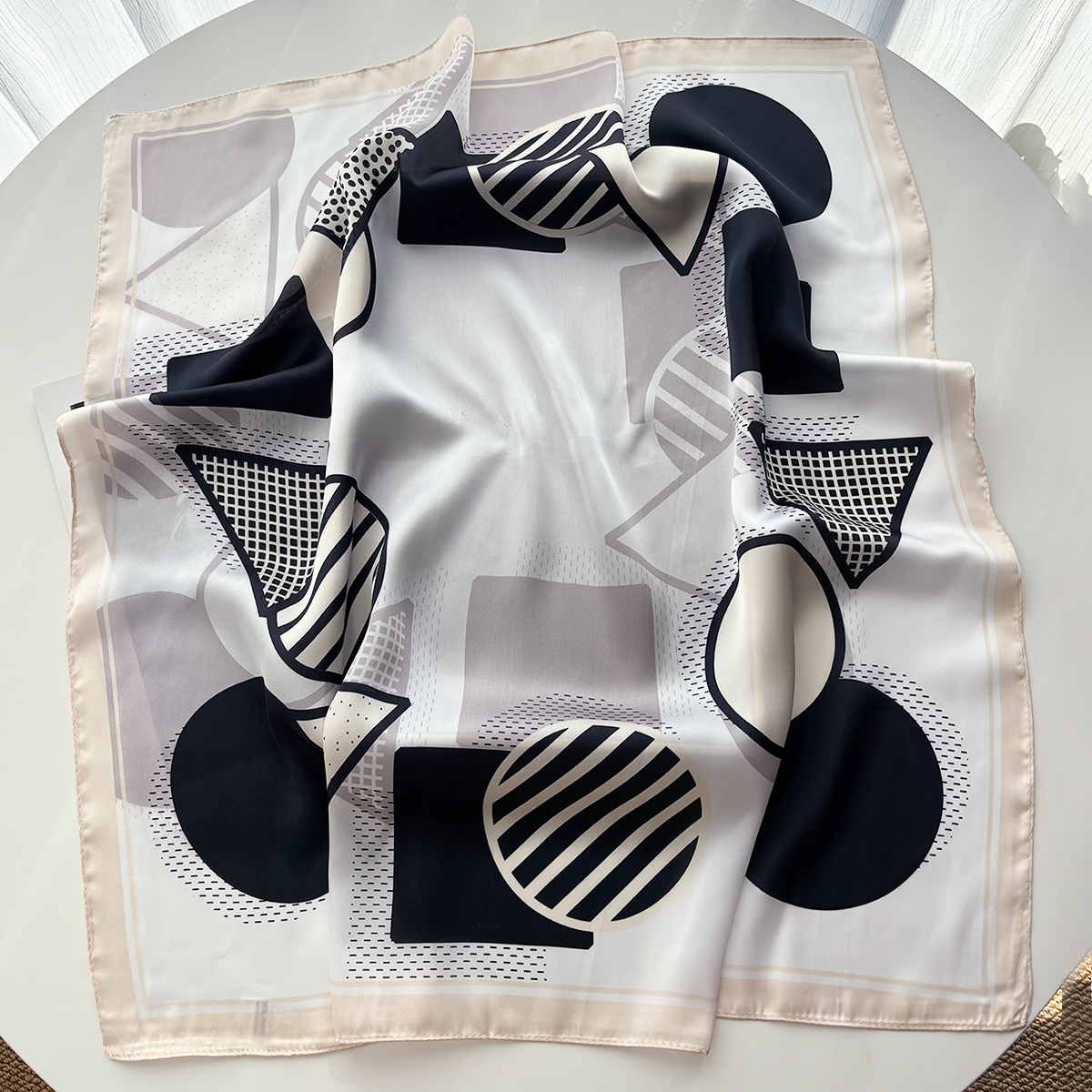 Foulard carré de luxe pour femmes, élégant, Hijab, tache douce, Imitation soie, châle à la mode pour voyage