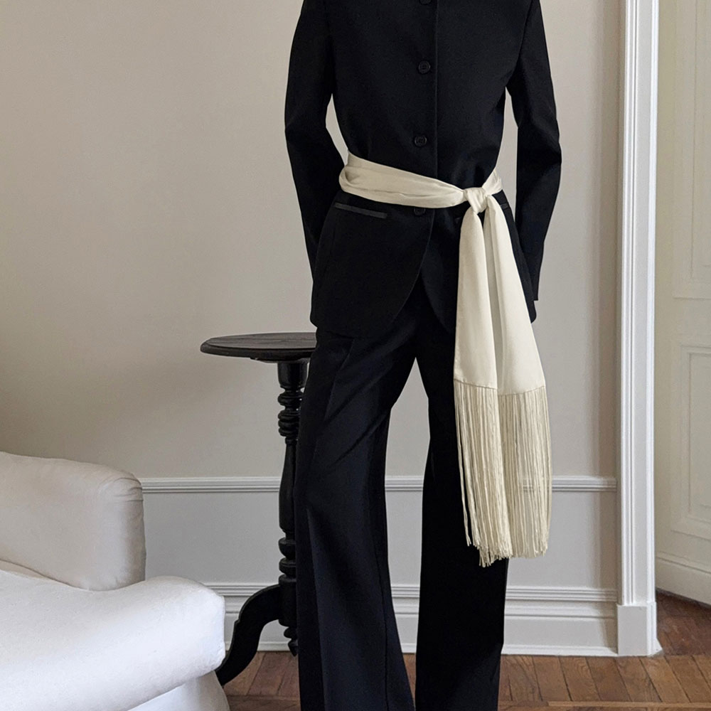 Écharpe longue en satin à franges et pompons pour femme, ceinture de taille unie, cape élégante, ceinture à franges, écharpe longue chic pour femme