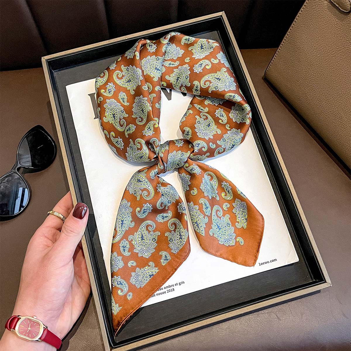 Foulard carré de luxe à imprimé cachemire pour femme, en satin doux, bandeau pour cheveux, foulard de cou, hijab, bandeau pour la tête, ruban pour sac
