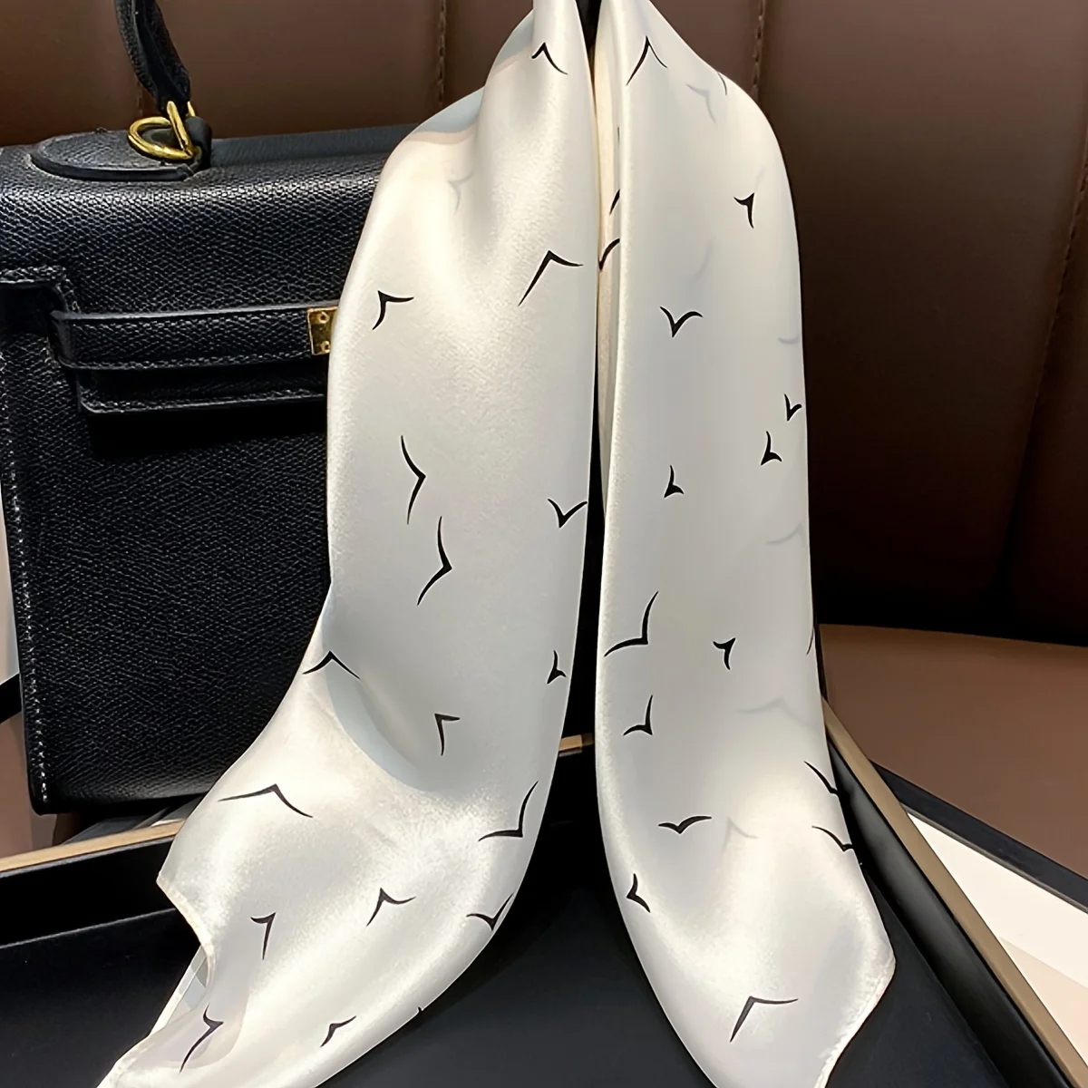 Marque de luxe 2024 foulard maigre écharpe pour femmes Satin rubans de soie Bandana dames cou cravate poignet enveloppement châle Echarpe