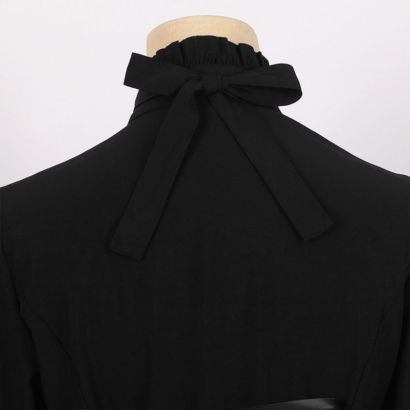 Chemise à manches longues de style victorien pour femmes, nouvelle arrivée 2025, dentelle noire et blanche, volants, col haut, dos corset, style gothique vintage