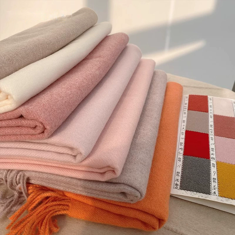 Écharpes en cachemire de haute qualité pour femmes, châles Pashmina épais et chauds et doux, enveloppes solides en laine, longue écharpe à pampilles, nouvelle collection hiver 2024