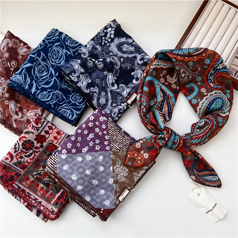 Foulard carré 68 cm à imprimé géométrique, Foulard floral, Bandeau pour femme, Ruban de cou, Ornement, Bandana, Bandeau pour la tête