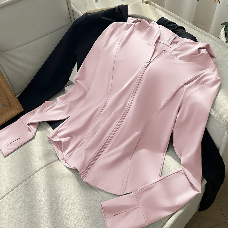 Veste de protection solaire en soie glacée pour femme, nouvelle collection 2026, à manches longues, à capuche, fine, zippée, style coréen, courte, ajustée, pour l'été, vêtement de sport.