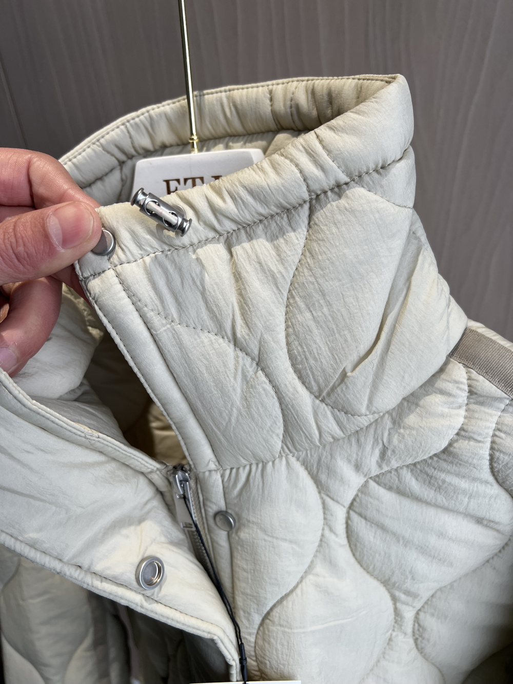 Manteau matelassé pour femmes ETJ 2025 veste QUILTée avec attaches nouvelle veste en coton beige avec cordon de serrage col haut avec clip de poche pour femmes