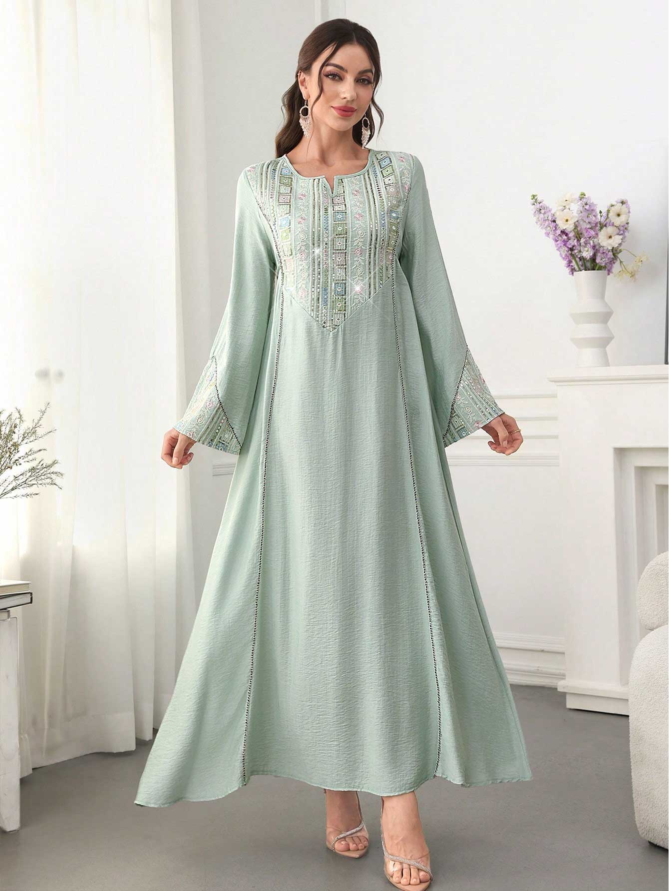 Abaya vert clair de Style dubaï, broderie scintillante complexe sur le cou et les manches, idéale pour les femmes de Galas culturelles arabes, nouvelle collection 2025