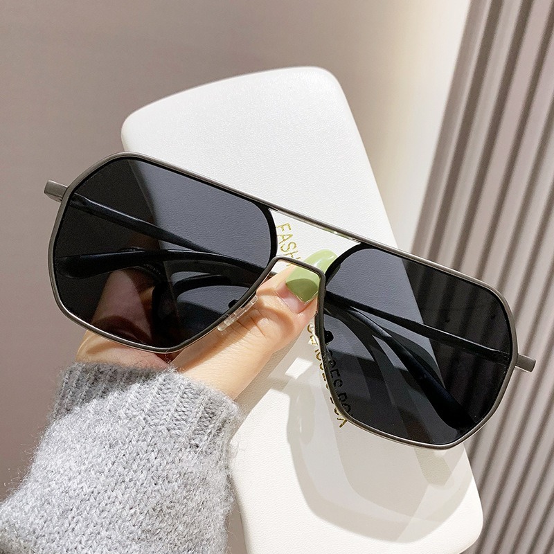 Lunettes de soleil photochromiques pour hommes, lunettes de soleil carrées à grande monture tendance pour femmes, lunettes de soleil de conduite