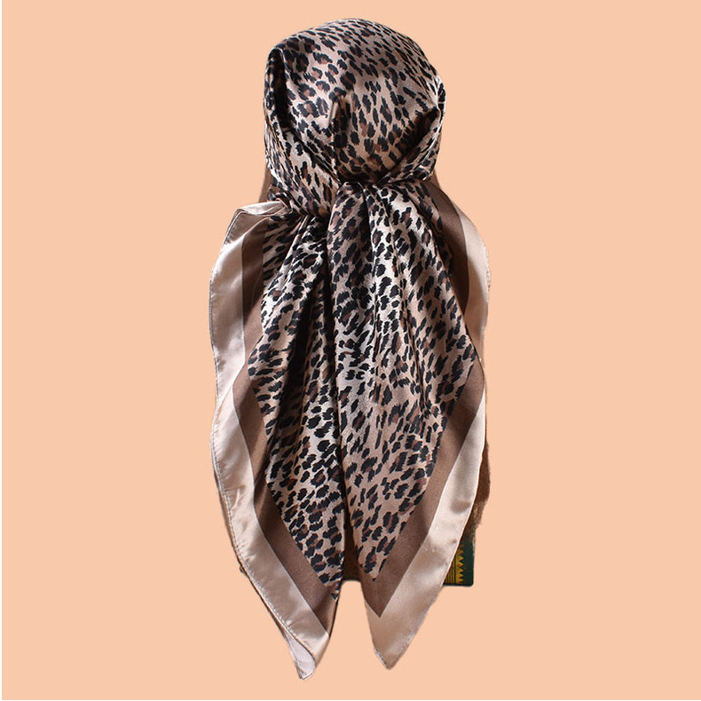 Foulard carré de luxe 90 cm en soie imprimé léopard pour femme, hijab, bandeau pour cheveux, écharpe, châle en satin, ruban, bandeau pour la tête