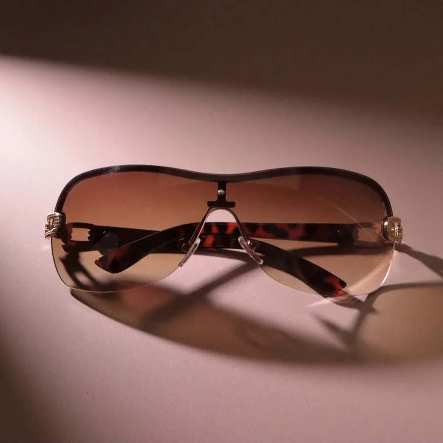 Lunettes de soleil carrées de luxe à grand cadre pour hommes et femmes, lunettes de soleil mignonnes, marque de créateur, miroir de couleurs pour hommes et femmes